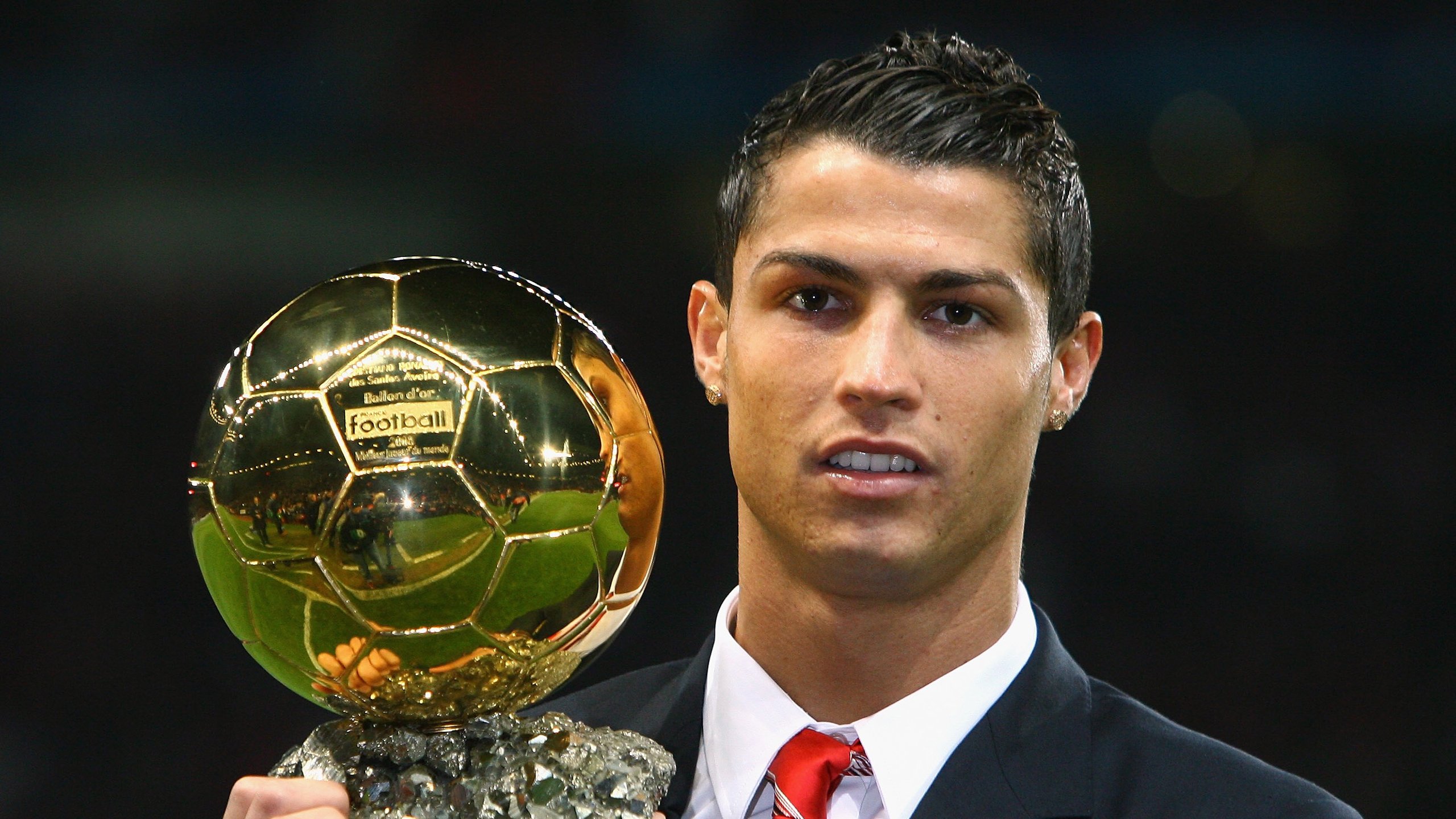 校园足球组织结构进一步细化实现管理标准化推进，校园足球文化布置