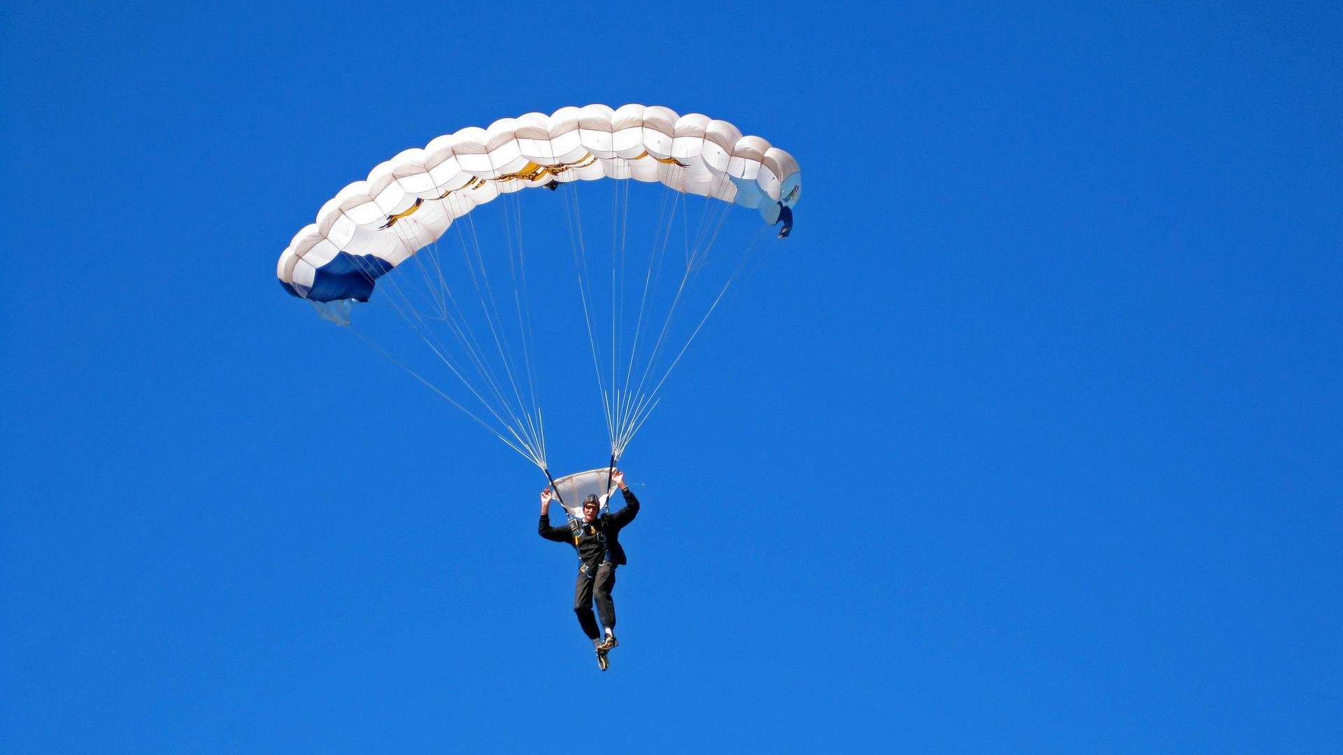体育解说员:回顾那些经典语录与球星瞬间,体育 解说