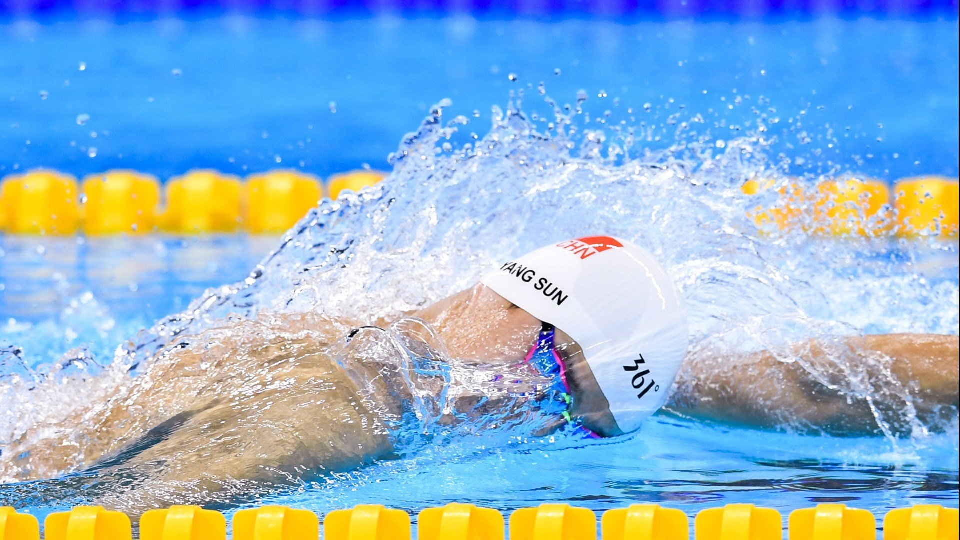 1451亿王传福，巴菲特离场引热议，王传福持股